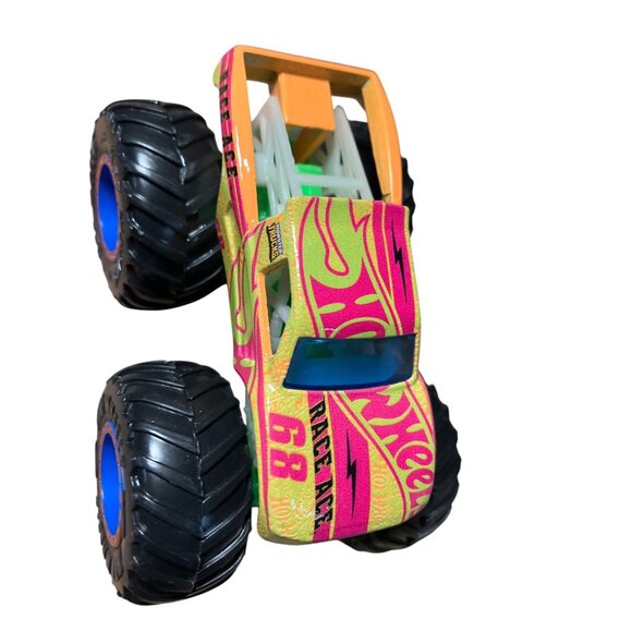 Monster Trucks Die-Cast & Plastic Toy Vehicles Lot of 6 - Picture 12 of 12